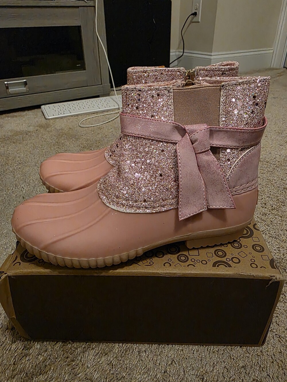 Avanti Pink Princess Glitter Girls Boots Size 4 NIB